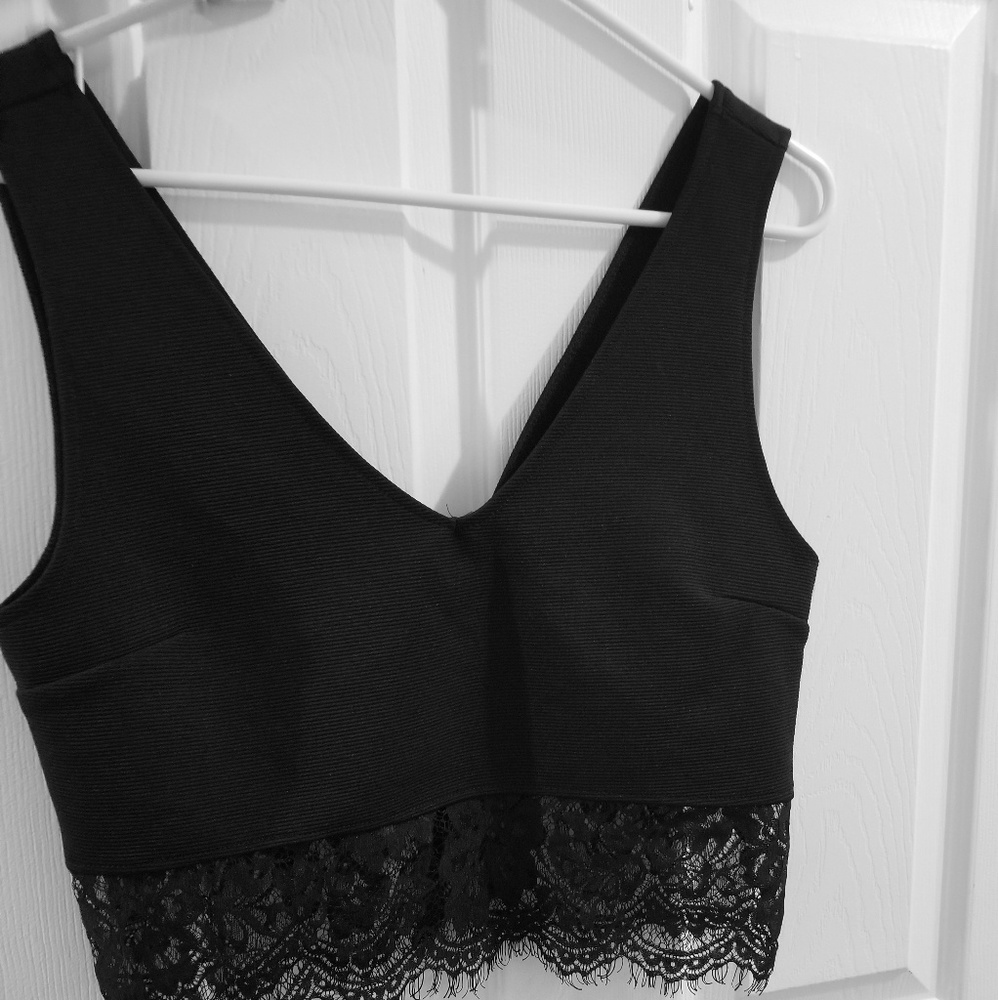 NWOT black v neck crop top with lace